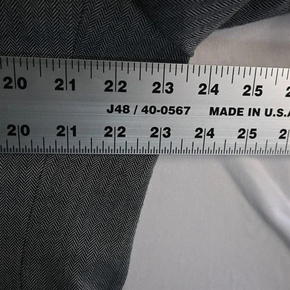 Stafford 42S Gray Herringbone Wool Mens Blazer Jacket Sport Coat‎